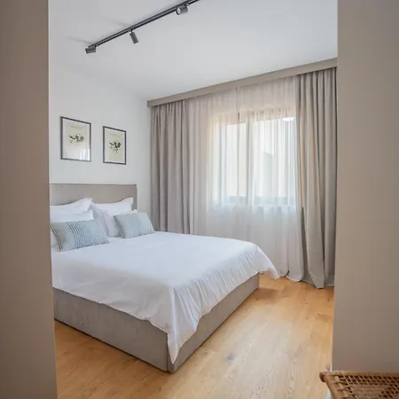 Apartment Noovi - With Private Parking