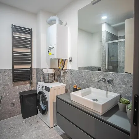 Noovi - With Private Parking Apartment Pula