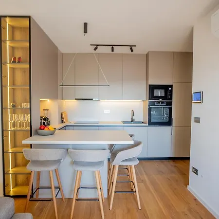 Noovi - With Private Parking * Pula