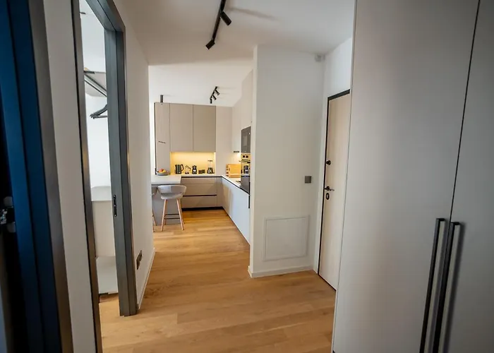 Noovi - With Private Parking Apartment *